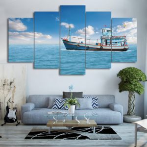 Tableau bateau de pêche et ciel bleu