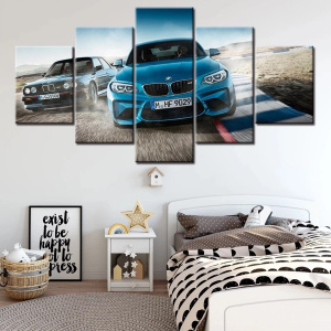 Tableau en 5 parties Voiture BMW sur une piste de course dans une chambre moderne