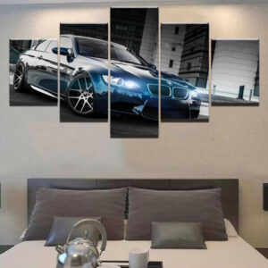 5-teiliges Gemälde BMW-Auto in städtischer Umgebung über einem grauen Bett