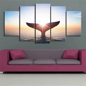 Gemälde Wal Flosse bei Sonnenuntergang. Gute Qualität, originell, an einer Wand über einem Sofa in einem Wohnzimmer aufgehängt